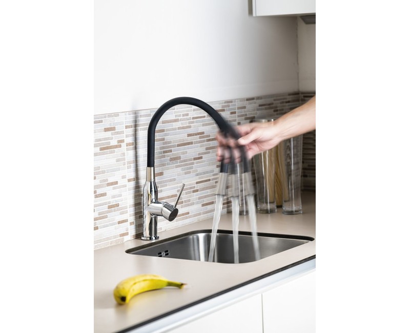 Смеситель для кухниSapho Sili с гибким изливом, черный/хром SR426