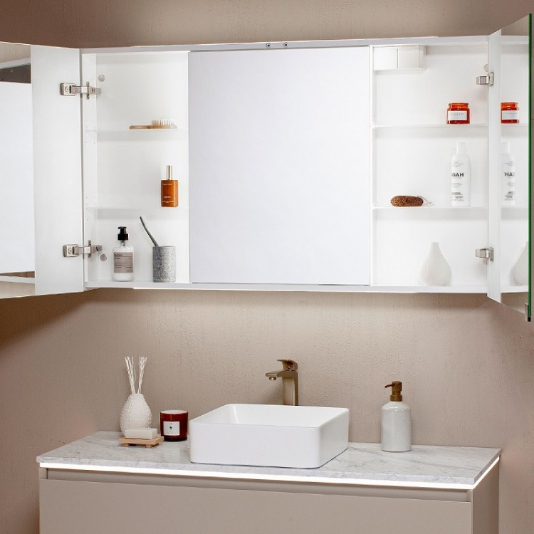 KAME SOFTLIT Vannas istabas spoguļskapītis ar SHADOW-FREE apgaismojumu 121x70 cm, MCDMSH/120-70/MR