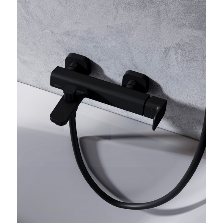 RAVAK 10° Free Black TD F 022.20/150 Cмеситель для ванны и душа RAVAK 10° Free Black TD F 022.20/150 Cмеситель для ванны и душа