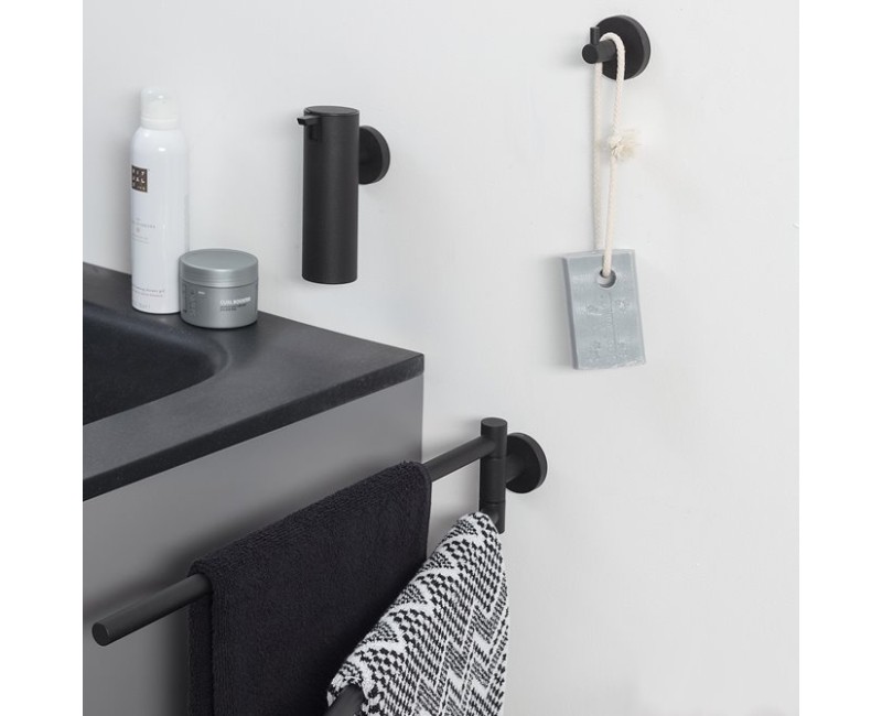 Tiger Boston Black Āķis lielais, melns