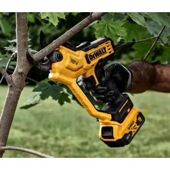 Dārza šķēres DeWALT18 V akumulatora, 1 x 5,0 Ah XR akumulators, DCMPP568P1 lādētājs