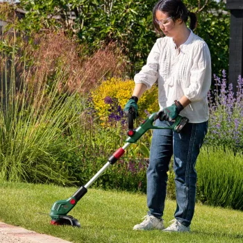 Trimmeris Bosch 18 V ar auklu, 26 cm pļaušanas platums, bez akumulatora un lādētāja 06008C1F01