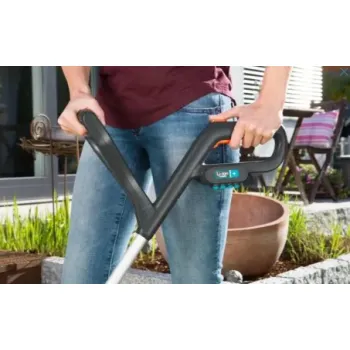 Trimmeris Gardena 14,4 V akumulatora SmallCut Li-23R, pļaušanas platums 23 cm, integrēts akumulators, lādētājs 9822-20