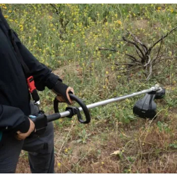 Trimmeris Makita 40 V akumulatora krūmgriezis, 43 cm pļaušanas platums, bez akumulatora un lādētāja UR008GZ01
