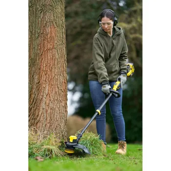 Trimmeris Stanley 18 V akumulatora ar auklu, 33 cm pļaušanas platums, bez akumulatora un lādētāja SFMCSTB933B-XJ