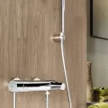 Vannas / Dušas maisītājs Grohe Essence ar dušas vadu un klausuli Hromēts
