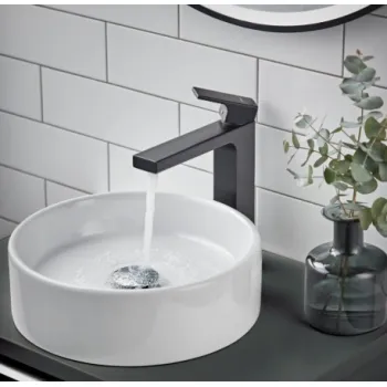 Vannas istabas izlietnes maisītājs Hansgrohe Vernis Shape 190 71591670 Melns Matēts