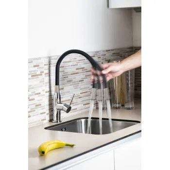 Virtuves maisītājs Sapho Sili ar lokanu izvadu, melns/hroms SR426