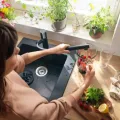 Virtuves Izlietnes maisītājs Hansgrohe Zesis M33-160 2jet, ar izvelkamu galvu, matēts melns+ sBox