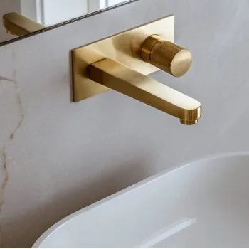 Vannas istabas izlietnes maisītājs Omnires Contour iebūvējams,  matēts zelts